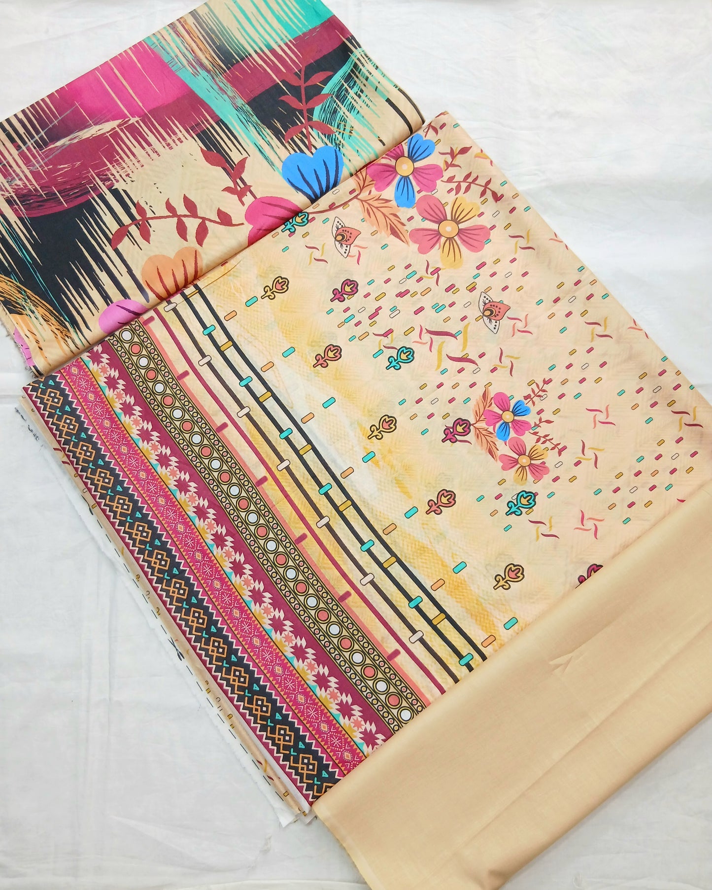 Hina Digital Lawn – 3 Piece Unstitched