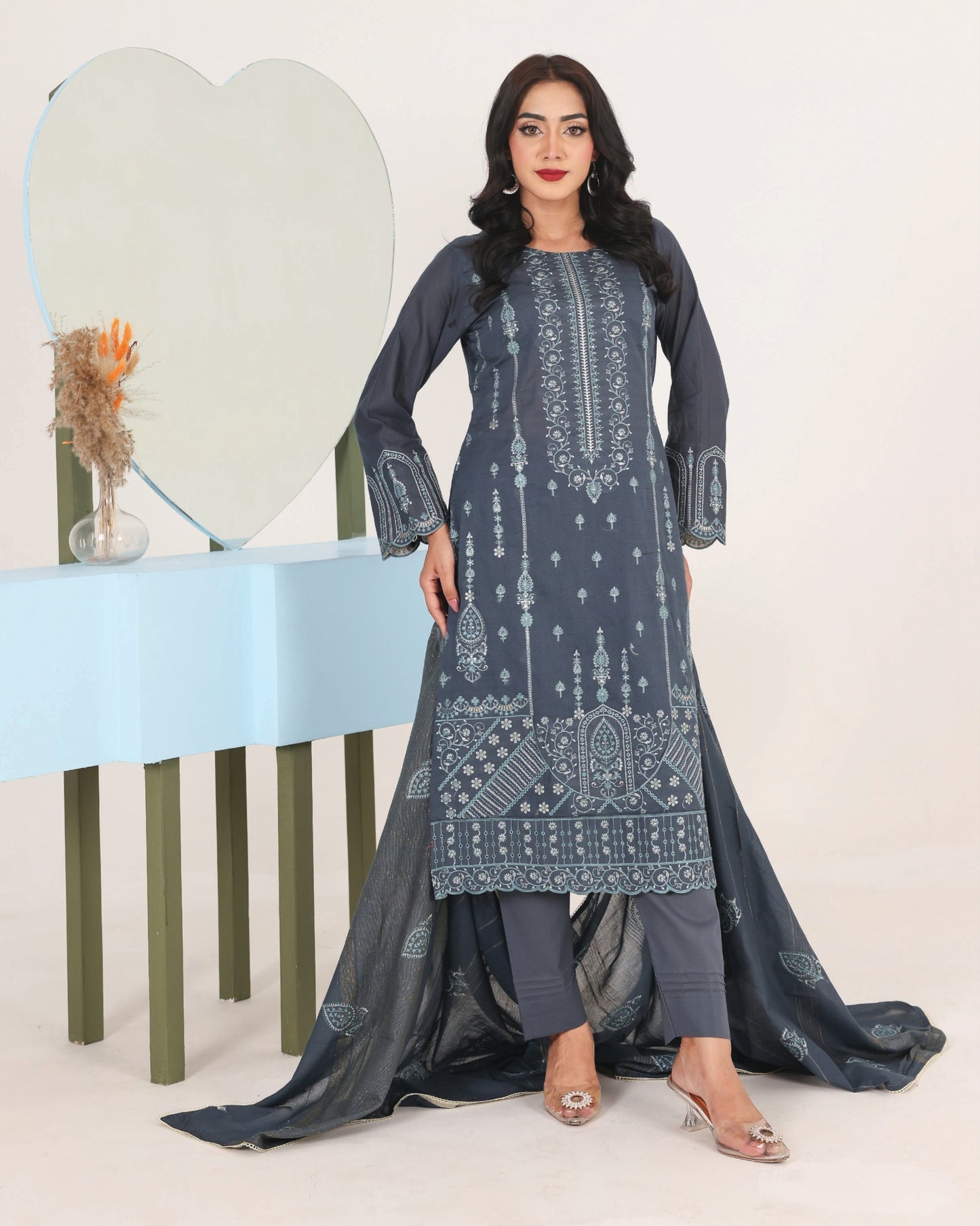 Faria Eid Ki Khushiyan Collection – Moonlit Steel 3-Piece Embroidered Lawn Suit