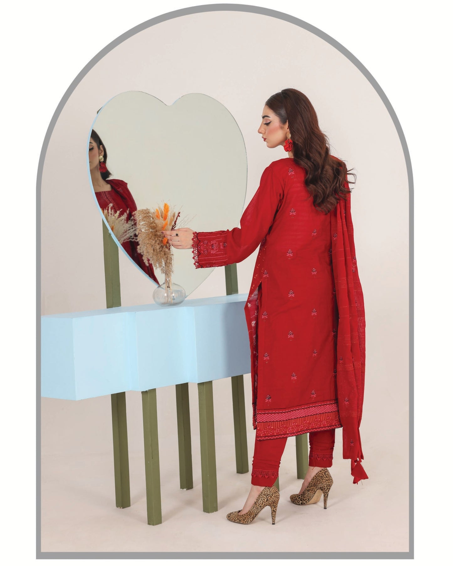 Faria Eid Ki Khushiyan Collection – Crimson Bliss 3-Piece Embroidered Lawn Suit