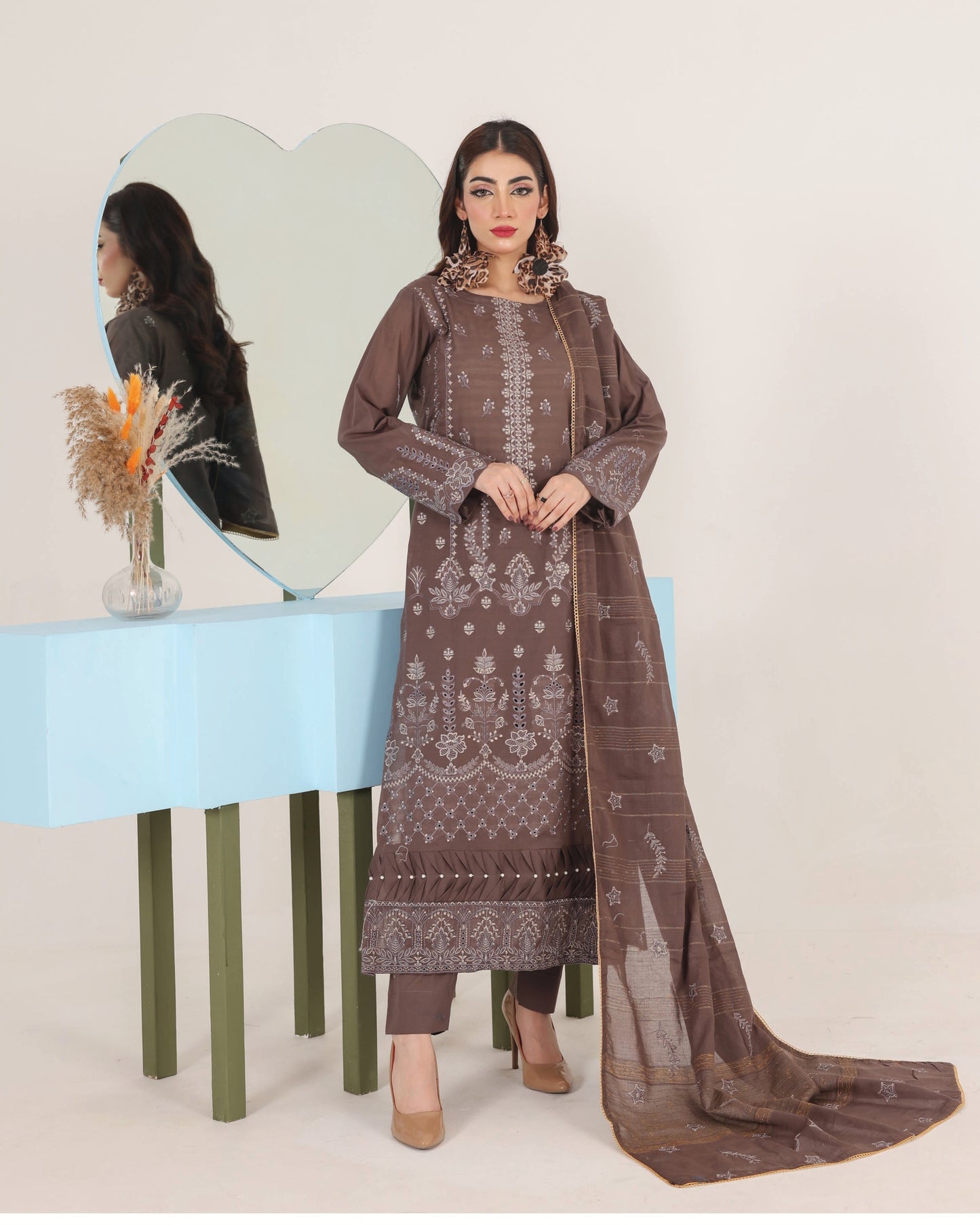 Faria Eid Ki Khushiyan Collection – Cocoa Dusk 3-Piece Embroidered Lawn Suit