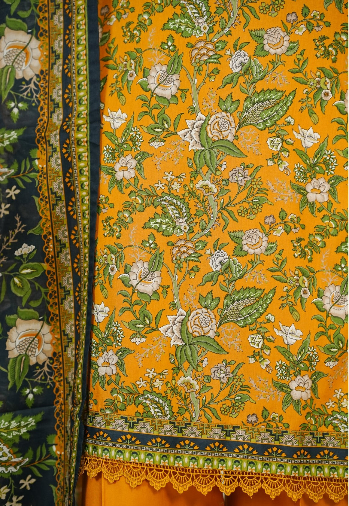 Daman Exclusive Lawn D-804